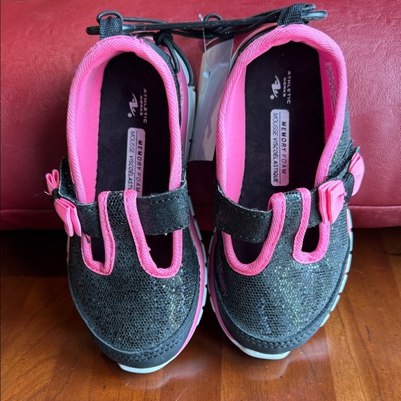 Athletic Works Toddler Shoes Sparkling Black Pink Girls Sneakers Barbiecore Sz 8 - Picture 2 of 9
